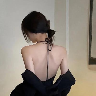 夜阑引他入梦来